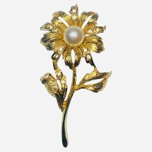 Womens Shimmering Rhinestone Faux White Pearl Flower Gold Tone Vintage Brooch 2”